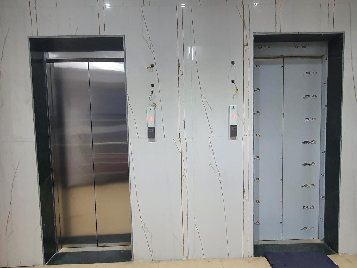 Osi Apartments Khar West 뭄바이 외부 사진