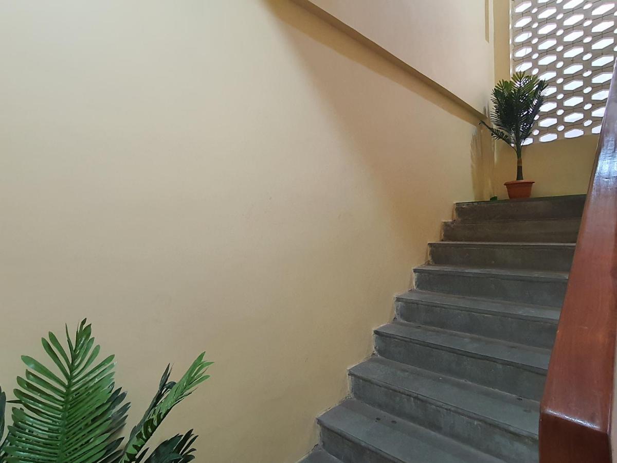 Osi Apartments Khar West 뭄바이 외부 사진